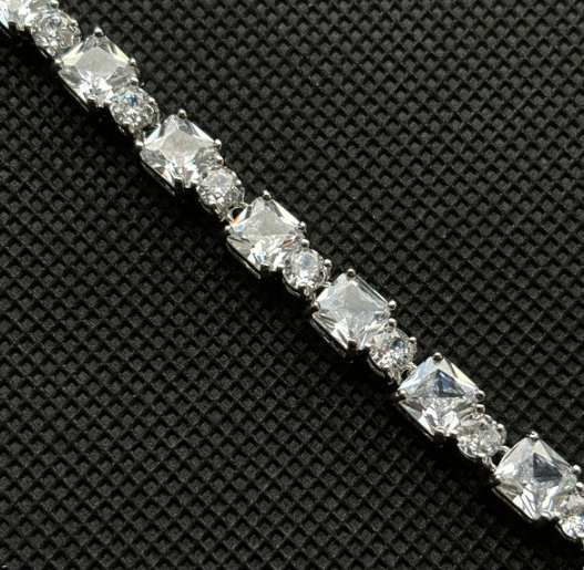 Square Crystal Bracelet (Silver)